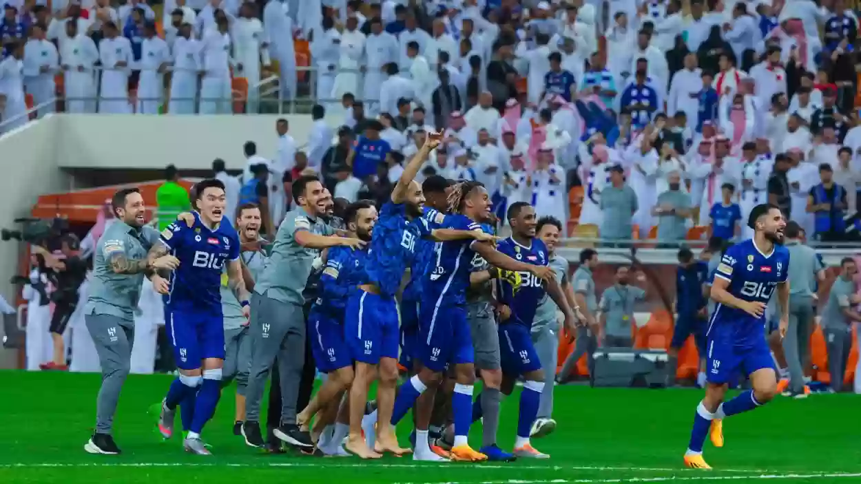 خبراء: صفقة الهلال لن تفيد النادي وحده بل روشن بأكمله