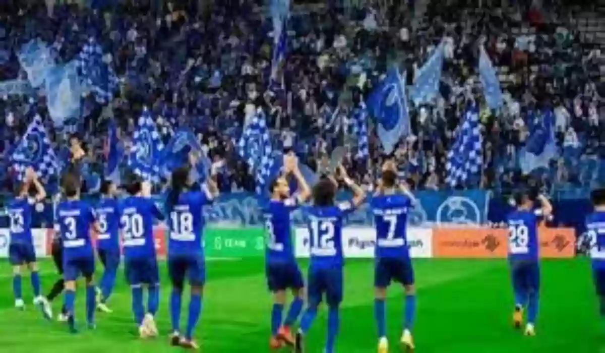 شهور الهلال أيام في الأهلي والنصر.. 